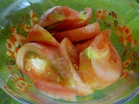 グラニュー糖とレモン果汁で作る甘いデザートトマト